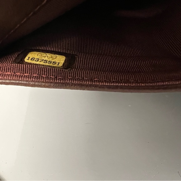 Chanel trifold Authentic- 500 USD/750 Cad - Picture 12 of 14